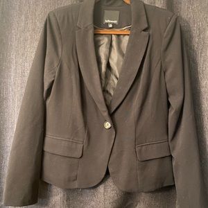 XL black blazer, if goes to hip length and have one butten